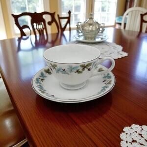 Vintage Fine China Japan 6701 Grapevine Blue Green Leaves Cup & Saucer